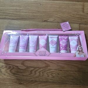 Paris Hilton Gentle Touch 7 PC Hand Cream Collection Gift Set New in Package